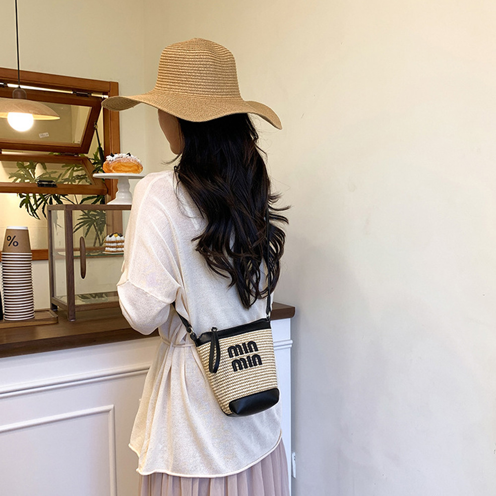 Fashion Contrasting Color Wove - Women Bags 2026 Trends 评论和价格