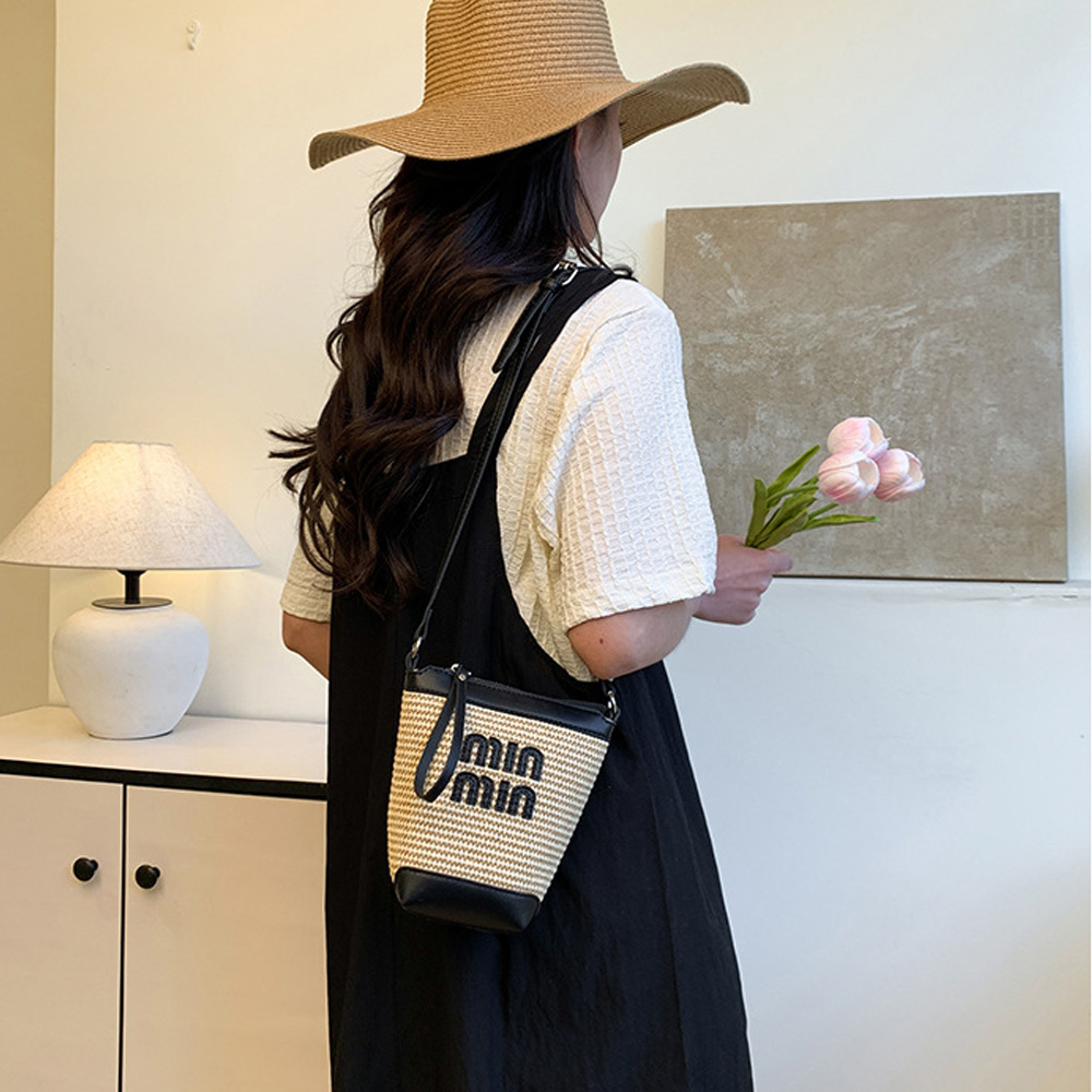 Fashion Contrasting Color Wove - Women Bags 2026 Trends 评论和价格