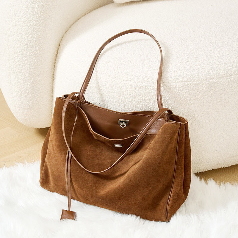 First Layer Matte Cowhide Tote - Women Bags 2026 Trends 评论和价格